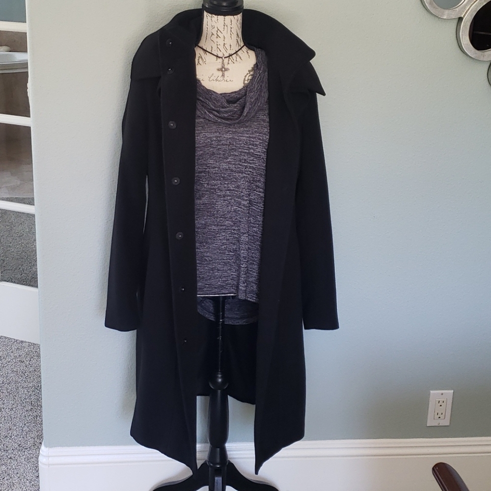 Tahari trench coat black Medium